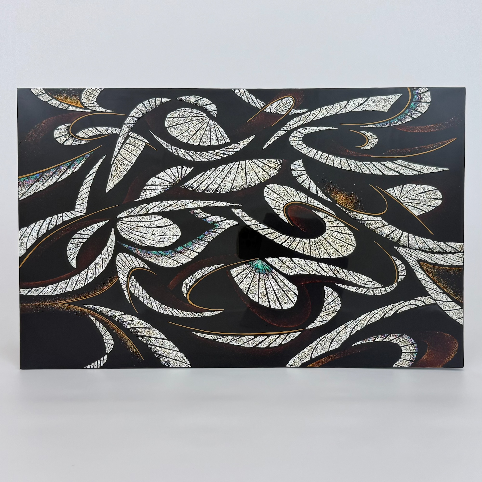 いびつな弧を描いて